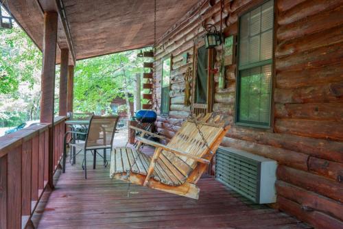 The Rest and Relxation Cabin — 4-Star Luxury Hotel in Eureka Springs, United States
