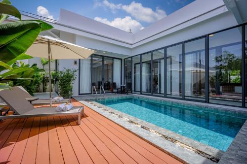 Barringtonia pool villa — 4-Star Luxury Hotel in Suwannaphum, Thailand