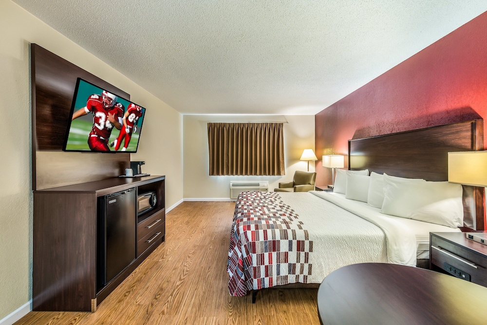 Red Roof Inn & Suites Wapakoneta - photo 21