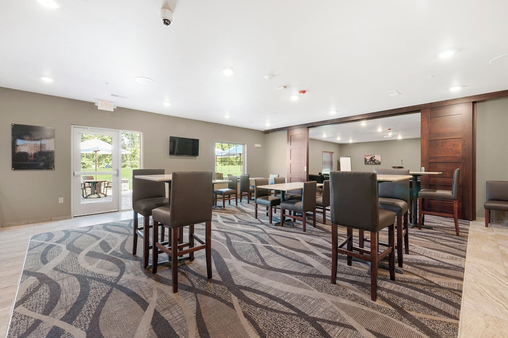 Cobblestone Hotel & Suites Urbana - photo 67