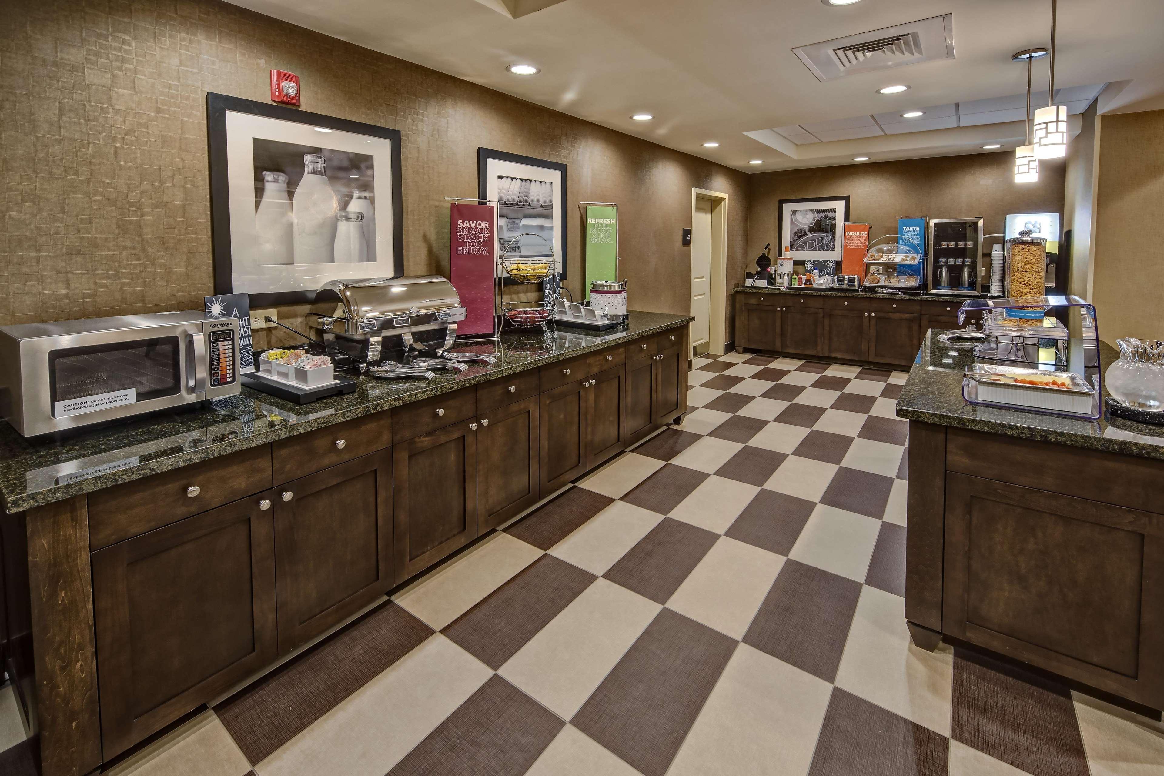 Hampton Inn Indianola - photo 8