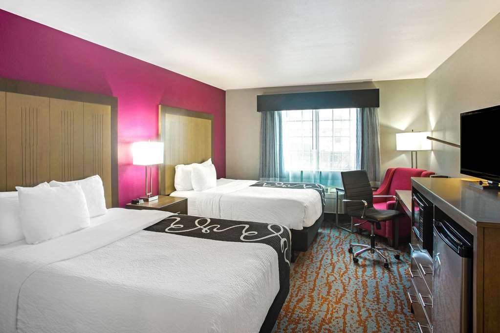 La Quinta Inn & Suites by Wyndham Fort Smith - photo 13