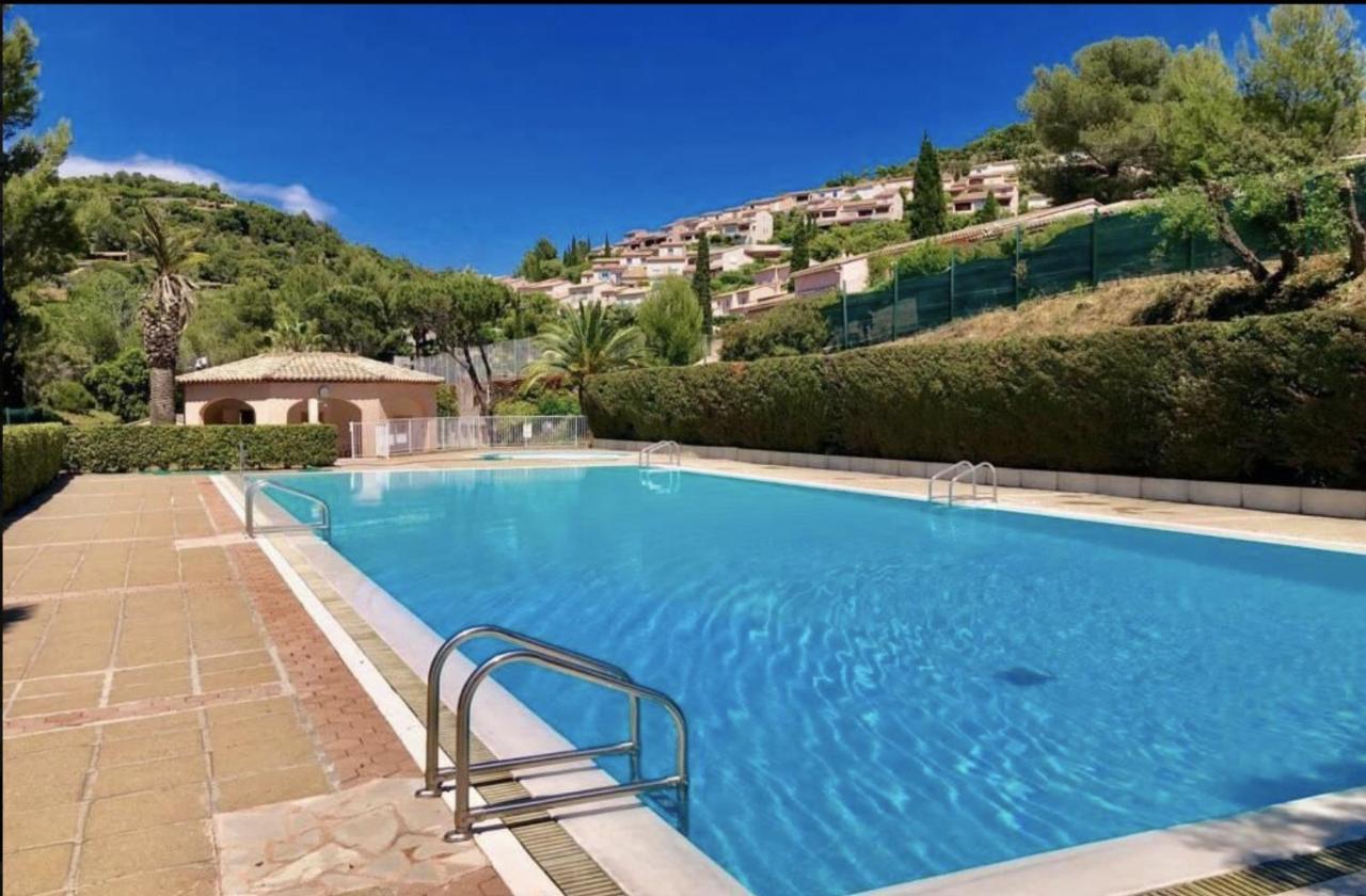 10 a 12 Pers Famille Amateurs Randonnee Boulouris Panorama Saint Raphael Tennis Piscine Partage in Saint-Raphael, France