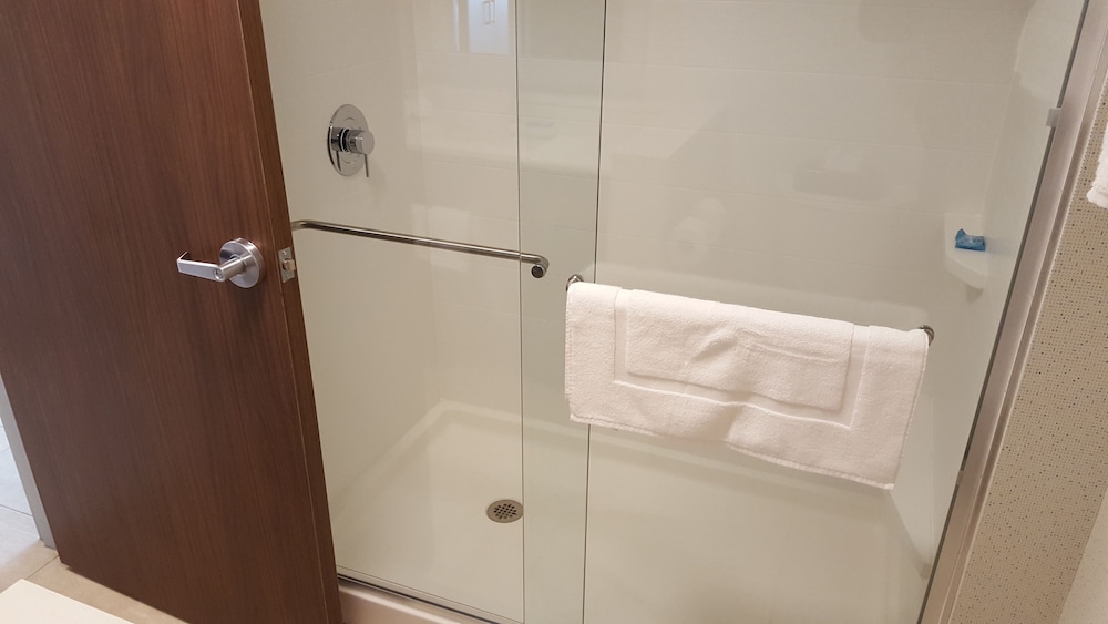 Holiday Inn Express & Suites Oswego by IHG - photo 12