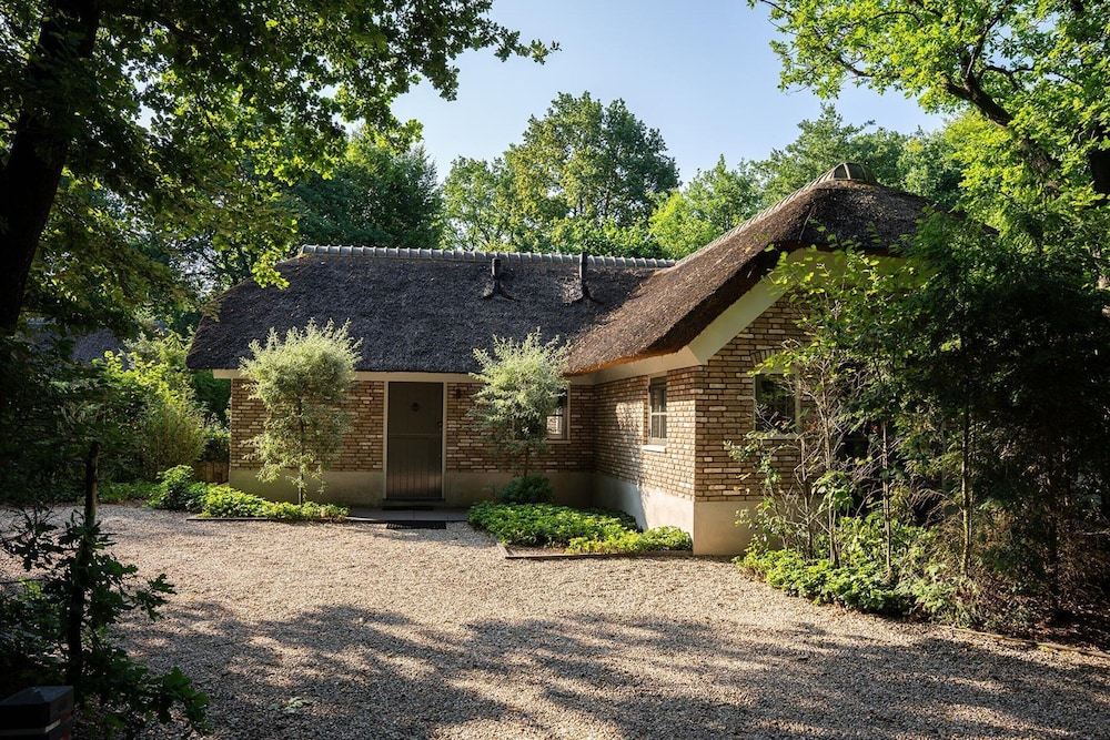 Farmhouse in Veluwe near Speulderbos Forest — 4-Star Luxury Hotel in Ermelo, Netherlands