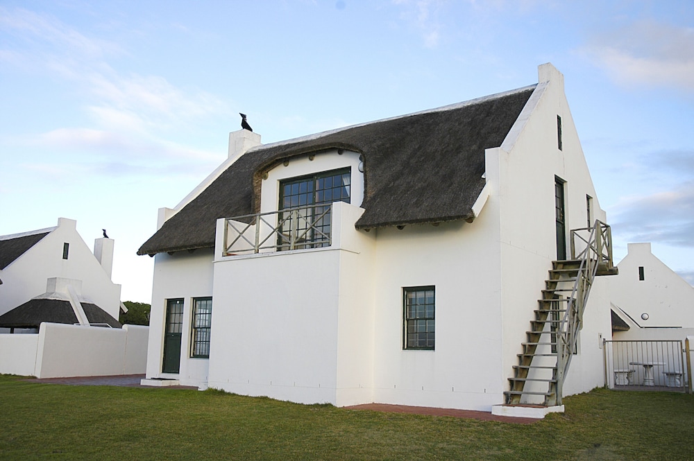 Arniston Seaside Cottages — hotel in Arniston