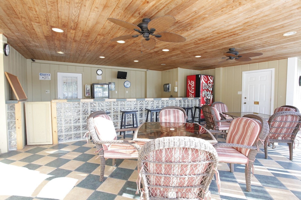 Sherwood Forest RV Resort - photo 25