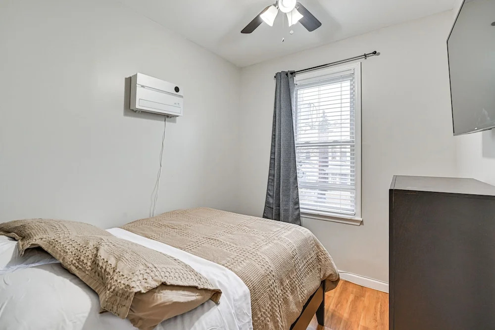 Jersey City Apartment w Game Room: 7 Mi to Nyc — 4-Star Luxury Hotel in Jersey City, United States