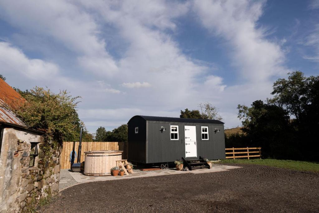 Barfield Shepherds Hut in Magherafelt, United Kingdom