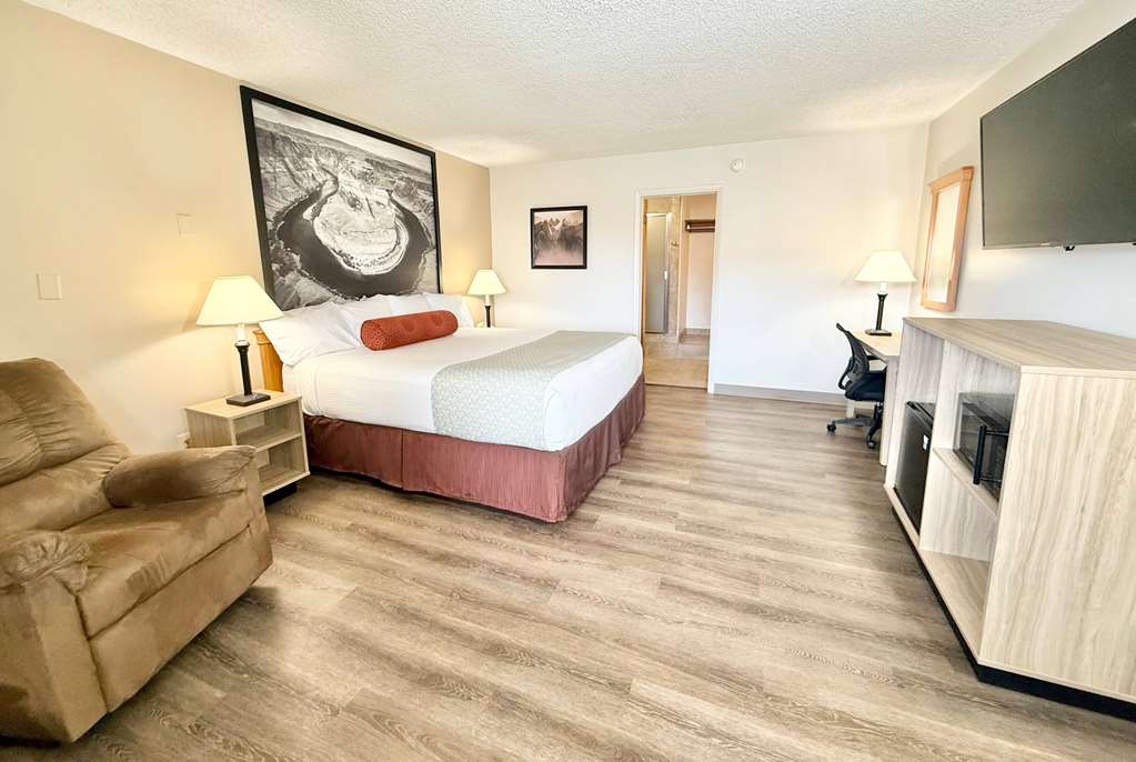 Super 8 by Wyndham Salina Scenic Hills Area - photo 13