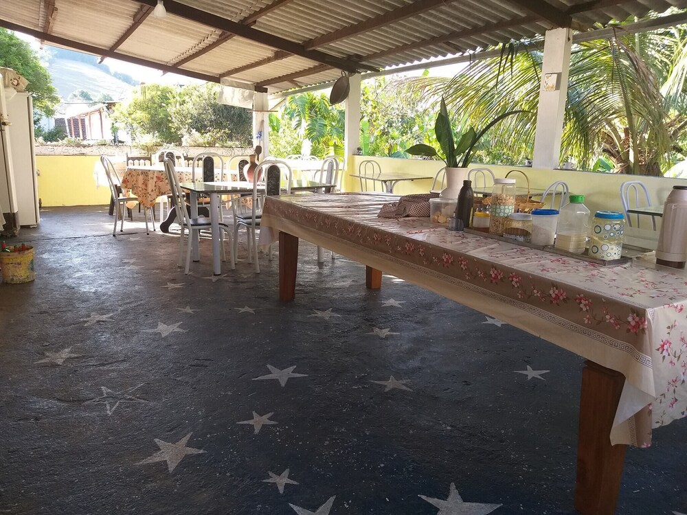 Pousada das Estrelas Localização Privilegiada no Centro de Conservatória Excelente Café da Manhã in Valenca, Brasil