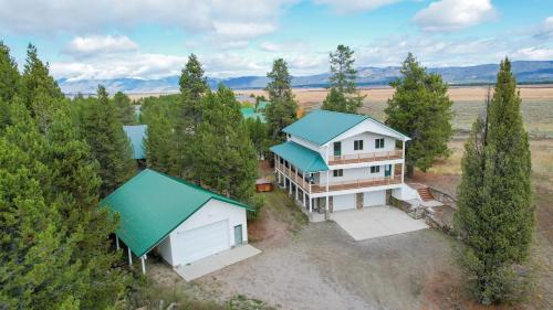 Yellowstone Adventures - last minute hotel in Island Park