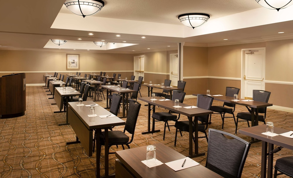 Hilton Alexandria Old Town - photo 73