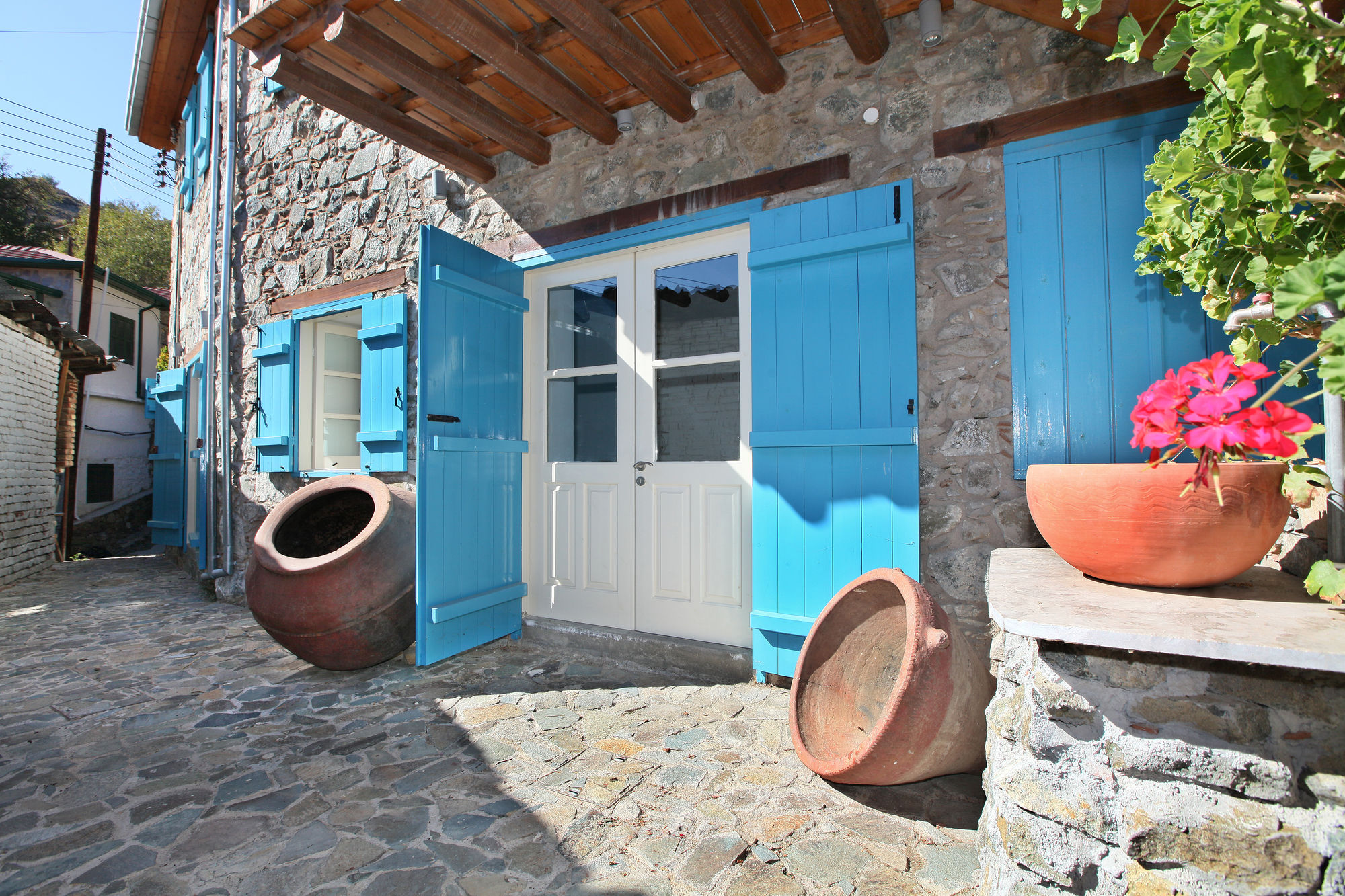 Kalopanayiotis Cottage — 4-Star Luxury Hotel in Kakopetria, Cyprus