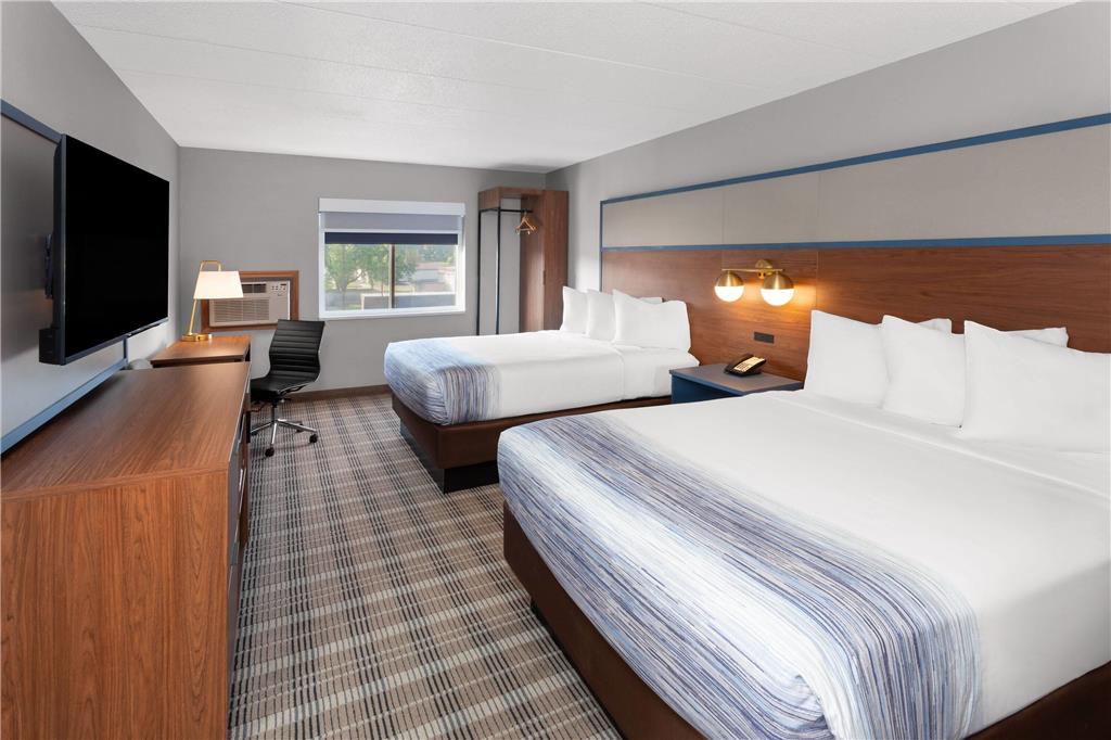 AmericInn & Suites By Wyndham Baraboo Event Center - photo 18