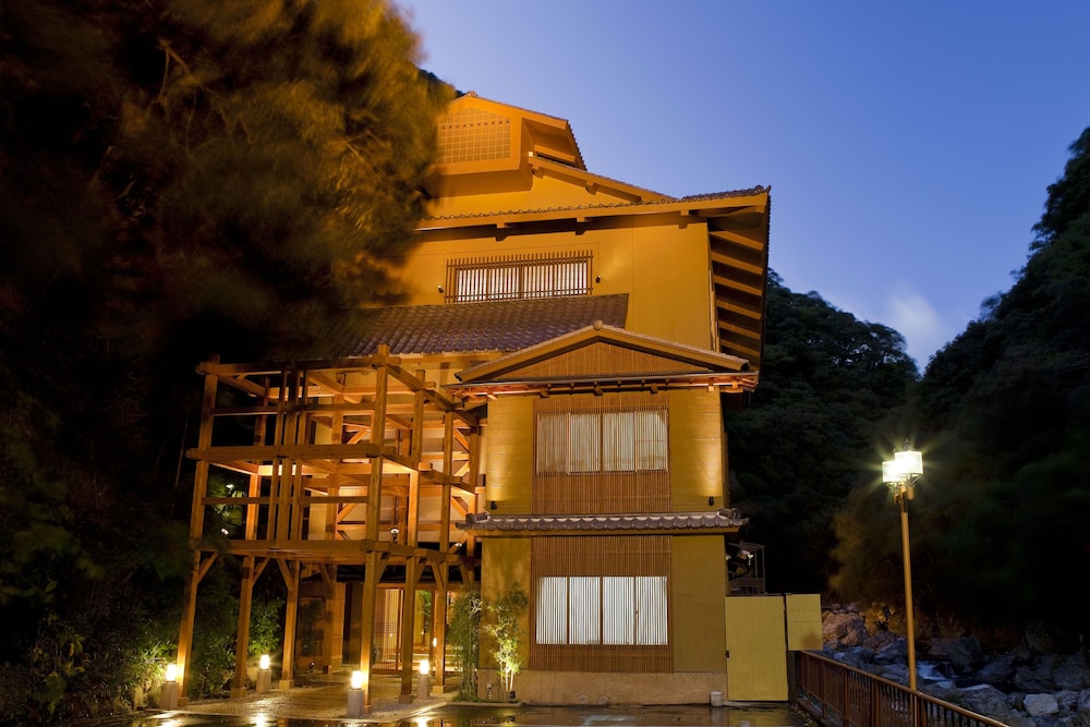 Hananosato Onsen Sansuikan — Takatsuki — photo 2