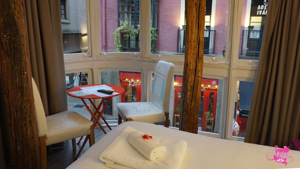 Pensión AliciaZzz Bed & Breakfast