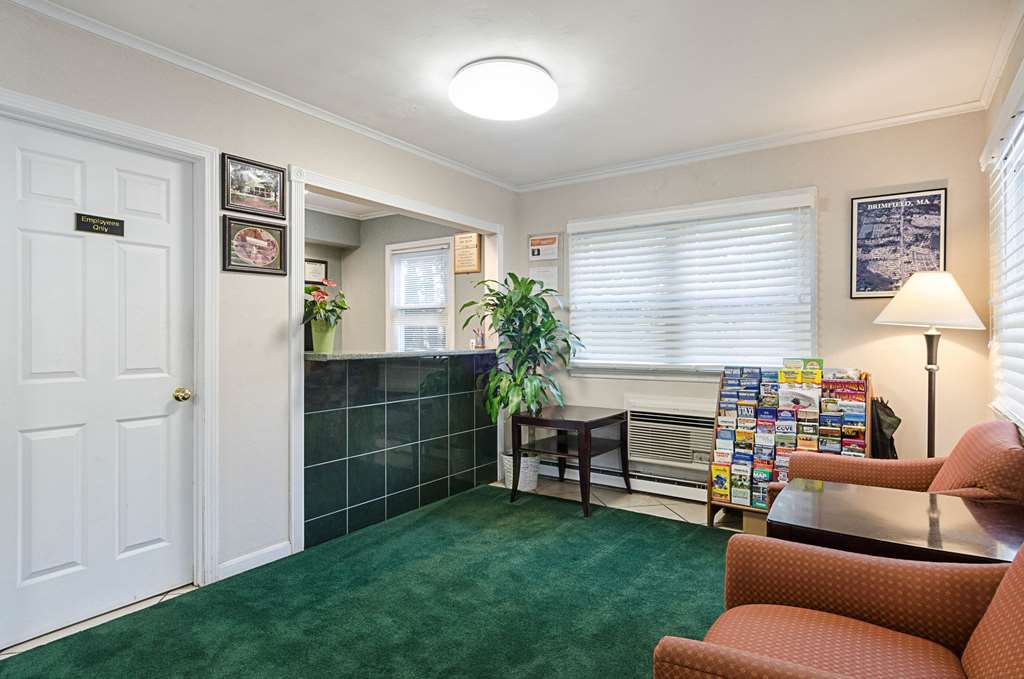 Econo Lodge Sturbridge Route 20 - photo 12