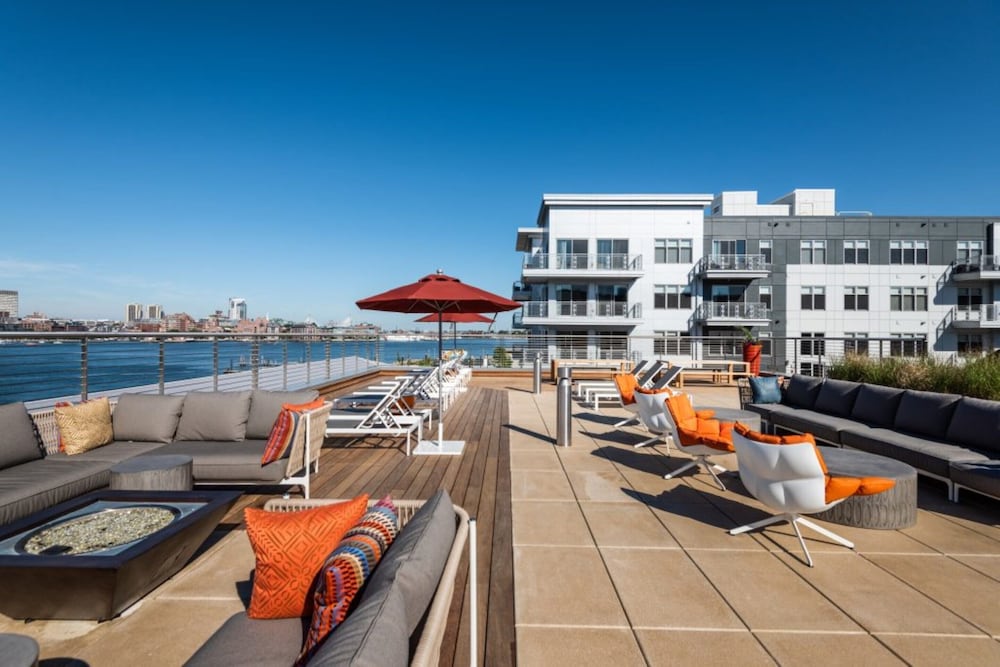 Global Luxury Suites East Boston - photo 62
