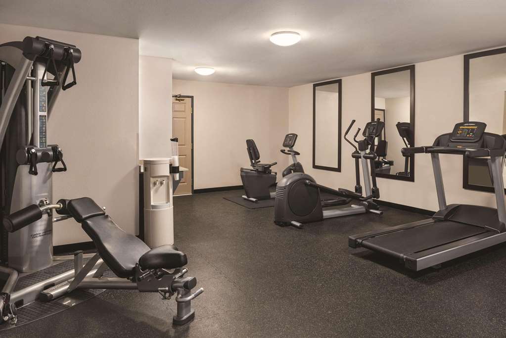Country Inn & Suites by Radisson Dubuque IA - photo 18
