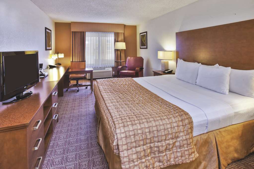 La Quinta Inn & Suites by Wyndham Danbury - photo 27
