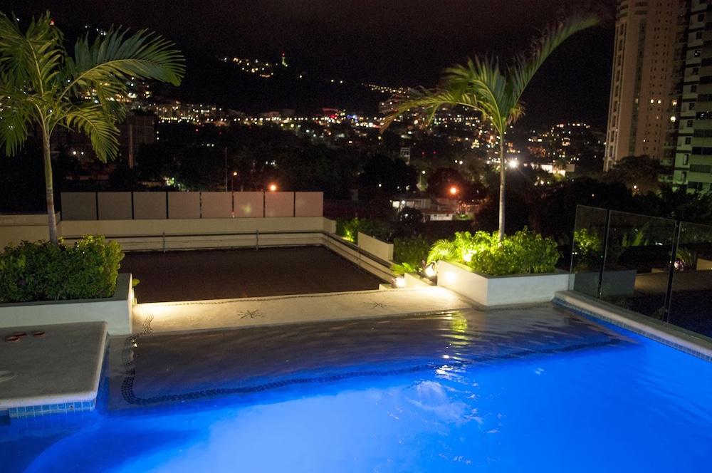 Rooftop pool