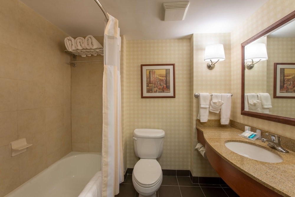 Hilton Garden Inn Manchester Downtown - photo 28