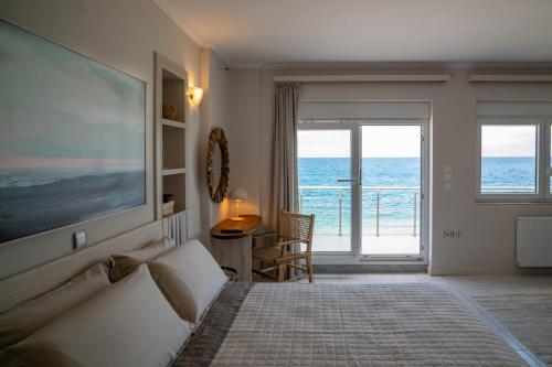 Etesians Seaside House — 4-Star Luxury Hotel in Ayios Konstandinos, Greece