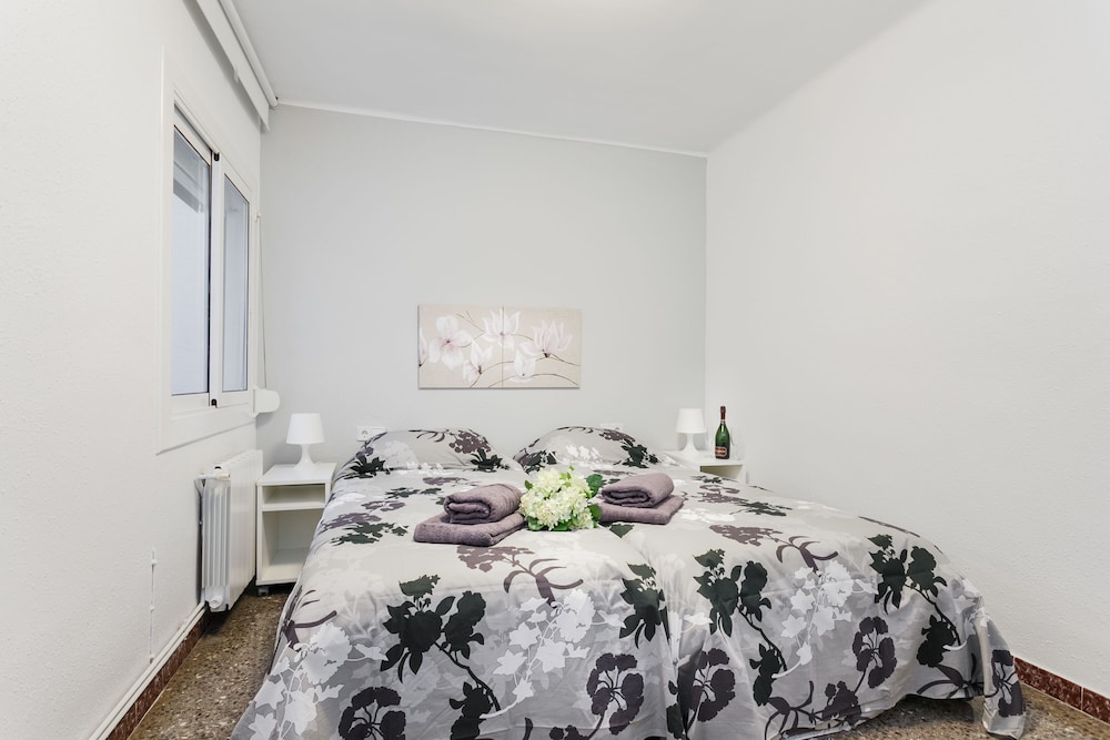 Apartment Matarolux4 — 4-Star Luxury Hotel in Mataro, Spain