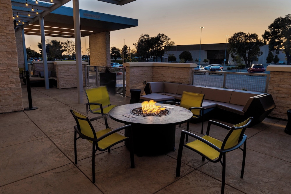 SpringHill Suites by Marriott Newark Fremont - photo 25