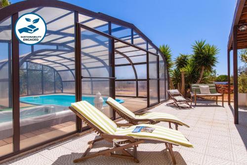 Villa Las Salinas by Algarve Vacation — 4-Star Luxury Hotel in Armacao De Pera, Portugal