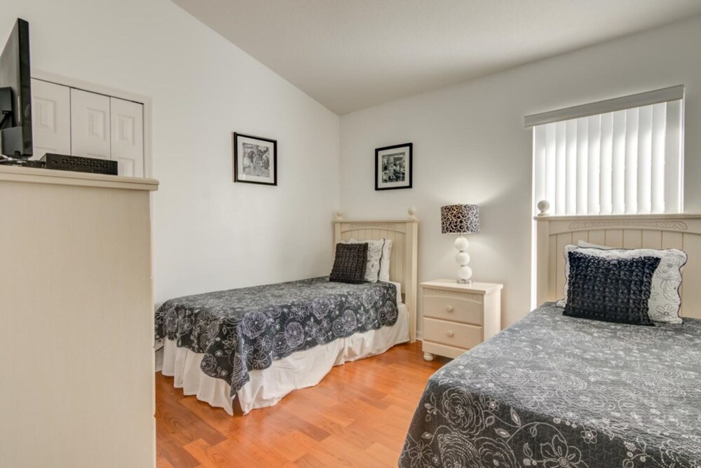 IT11361 Cumbrian Lakes 4 Bed 3 Baths Villa - photo 7