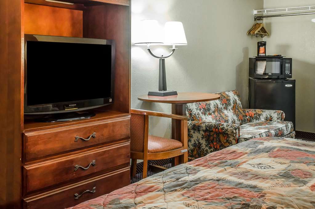 Rodeway Inn Allentown South - photo 10