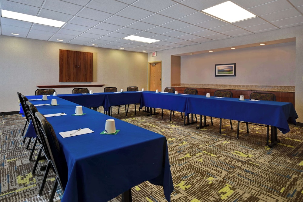 Hampton Inn Rutland - photo 65