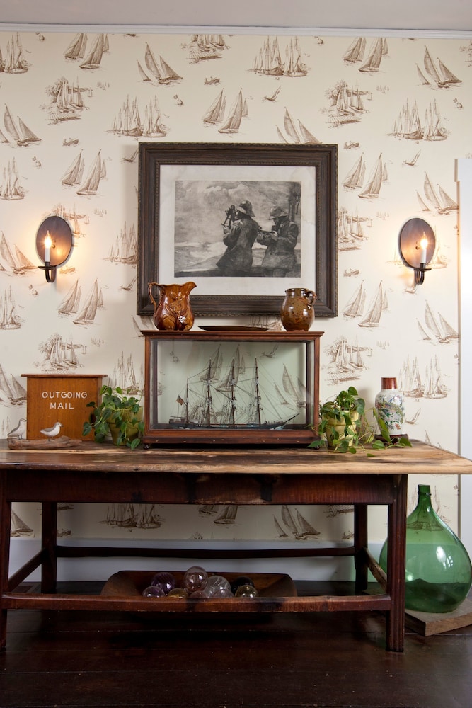 Dockside Guest Quarters & Restaurant - photo 2