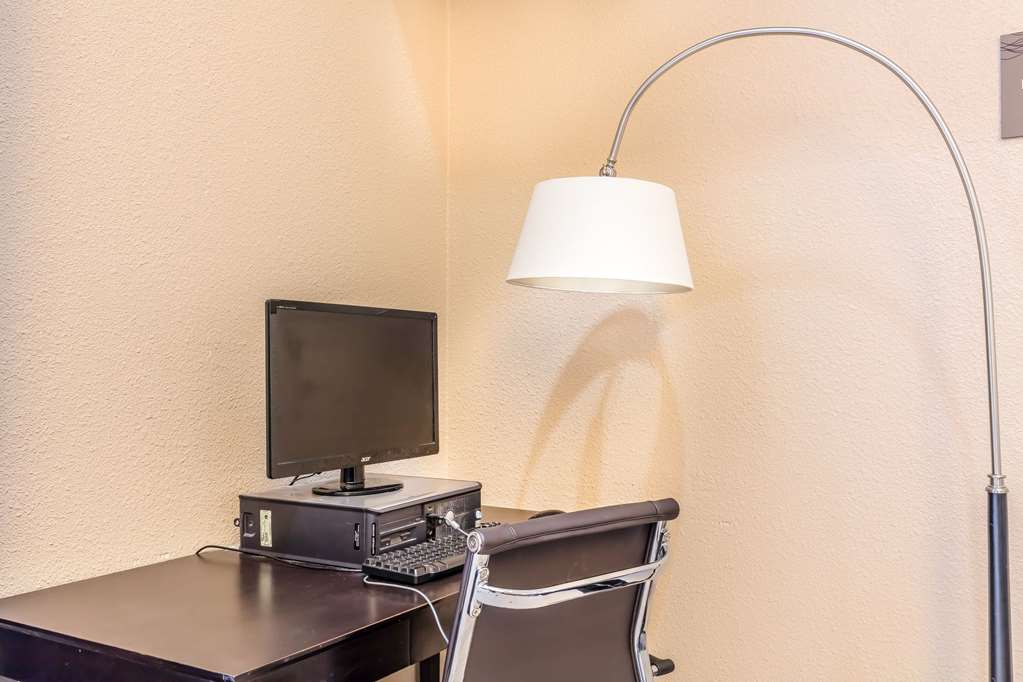 Comfort Inn & Suites Crystal Inn Sportsplex - photo 29