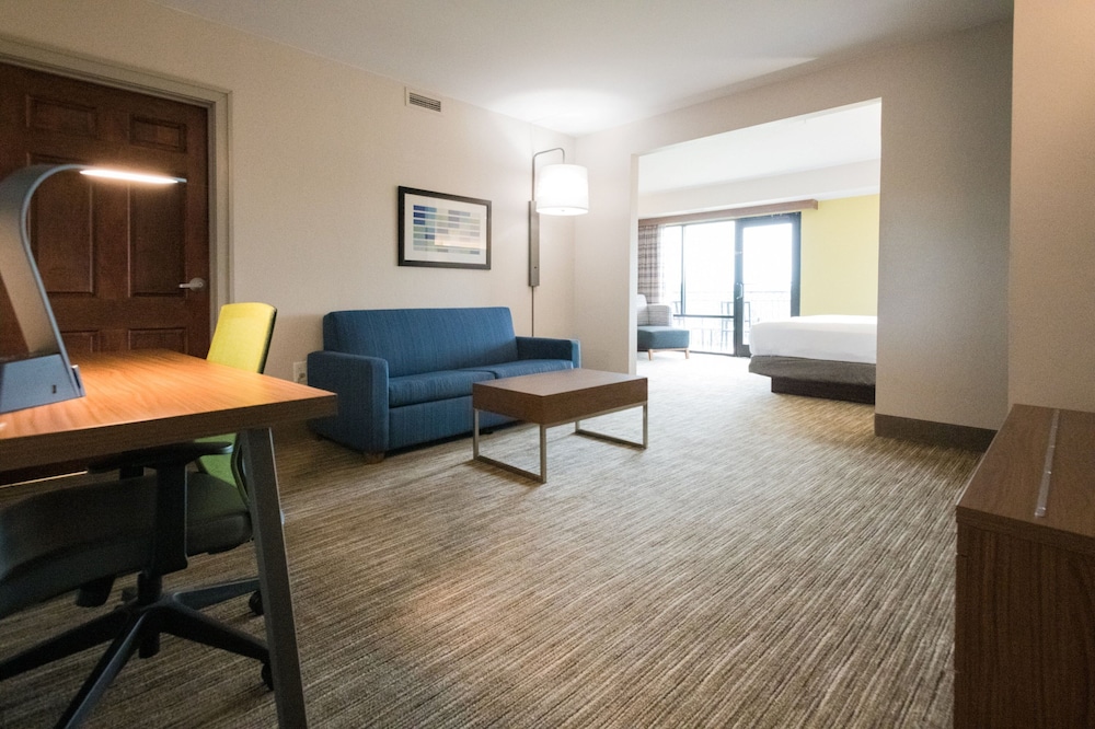 Holiday Inn Express Suites Lexington NwVineyard - photo 15
