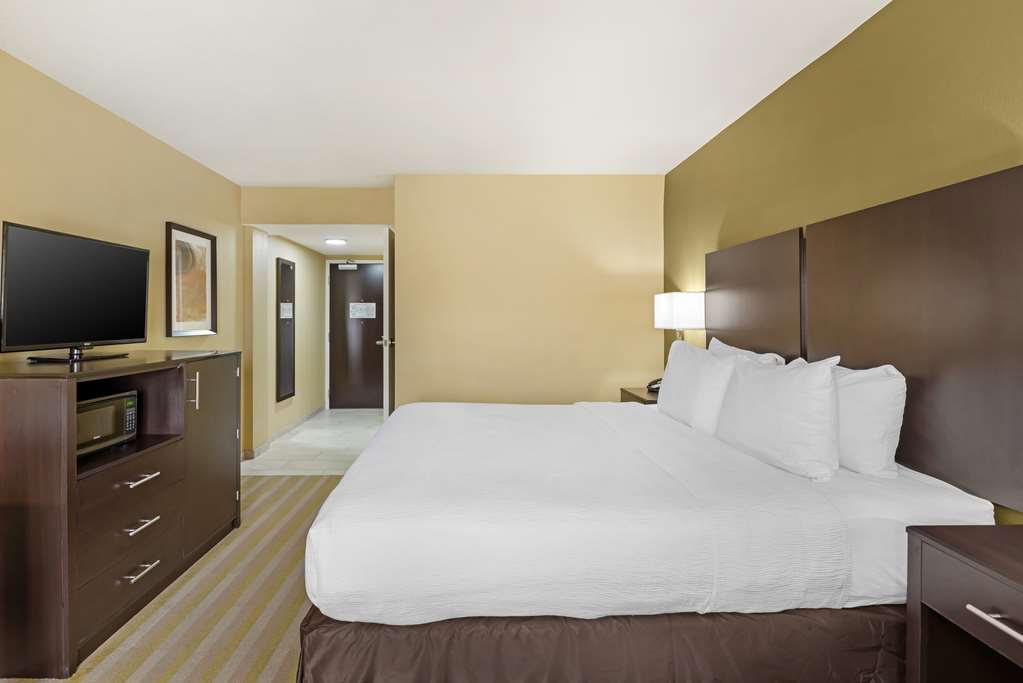 Best Western Plus Thornburg Inn & Suites - photo 11