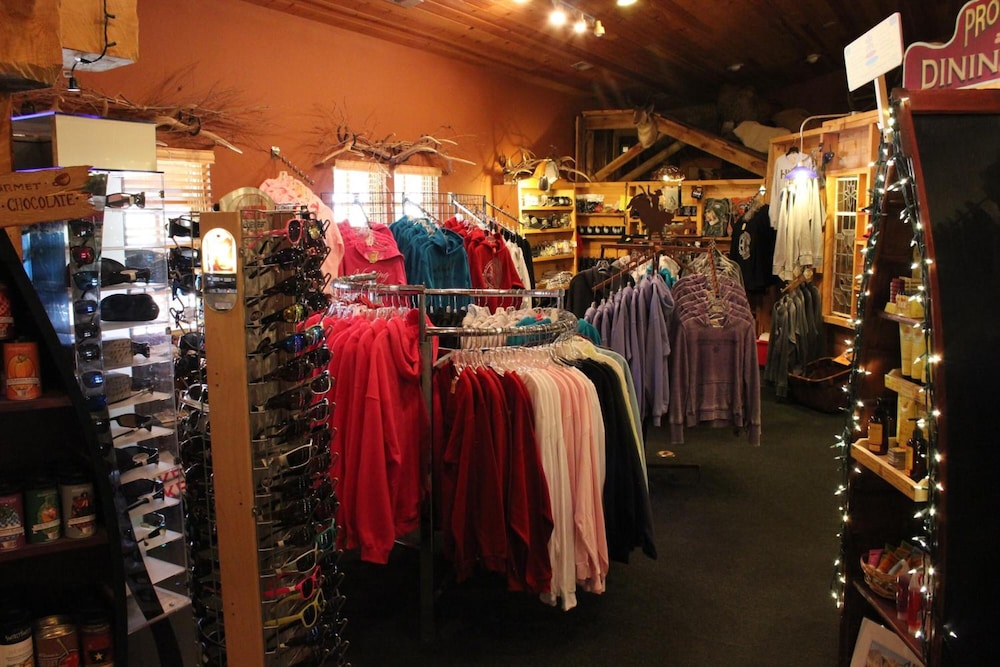 Old Corral Hotel & Steakhouse - photo 10