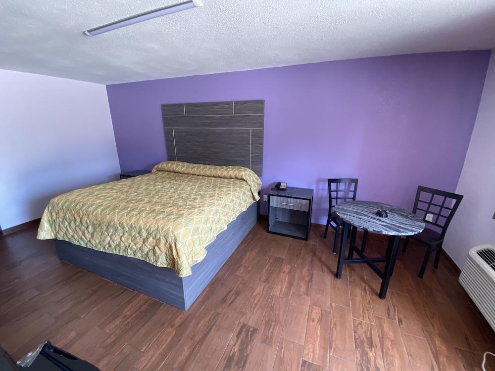 The Village Inn — hotel in Denham Springs