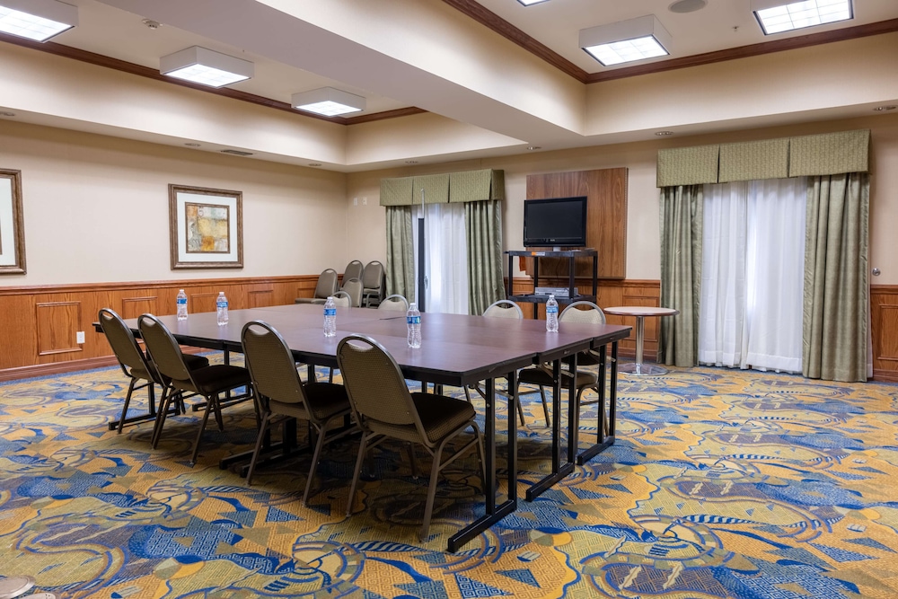 Hampton Inn Alice - photo 40