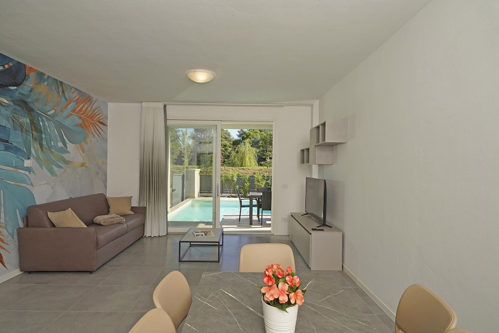 Villa Prestige 17 by Wonderful Italy — 4-Star Luxury Hotel in Sirmione, Italy