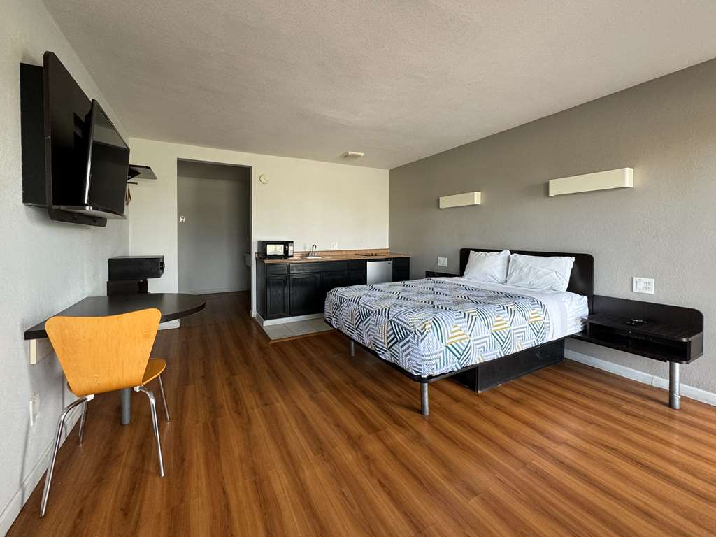 Motel 6 Delano CA - photo 10