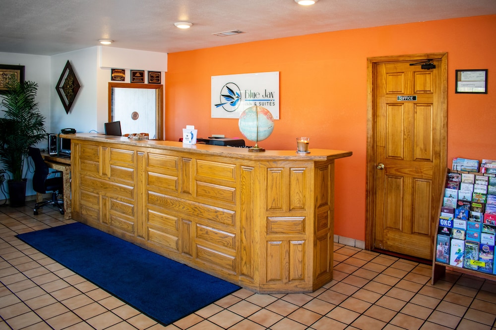 Blue Jay Inn and Suites - photo 3