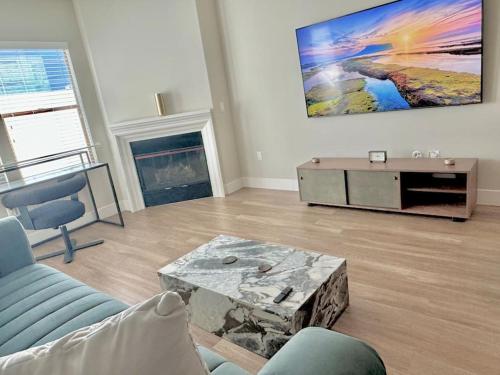 Cozy Large 1 Bedroom Condo by UCLA — 4-Star Luxury Hotel in Los Angeles, United States
