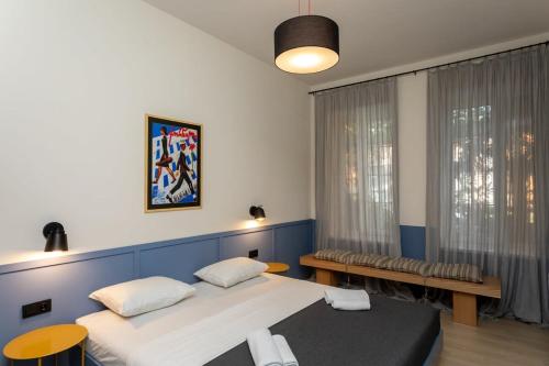 Newly Renovated Modern 2BR Apartment near Fabrika
