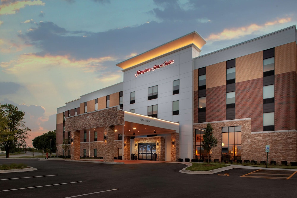 Hampton Inn & Suites Chicago Burr Ridge - featured photo