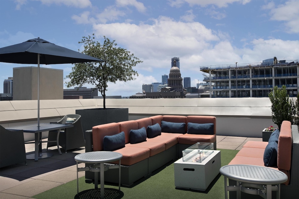 Hampton Inn & Suites Austin @ The University Capitol - photo 48