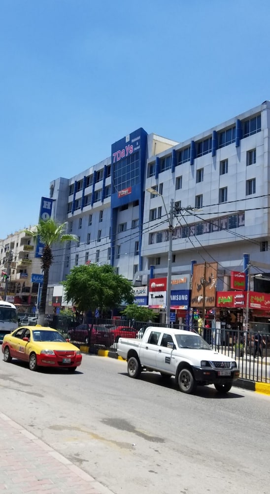 Seven Days Hotel - carbon neutral hotel in Irbid