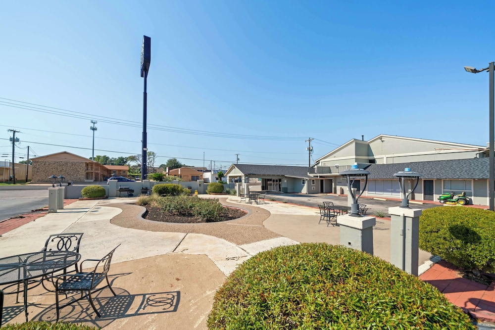 Americas Best Value Inn & Suites Brenham - photo 40